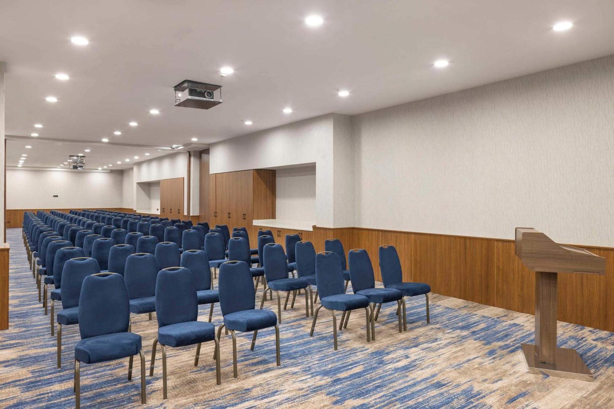 Hampton By Hilton Airport, Arnavutkoy Hotel Stambuł